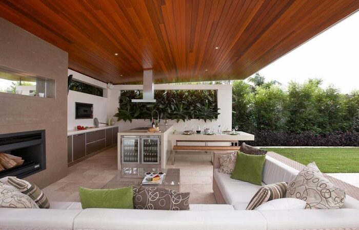 Contemporary outdoor kitchen