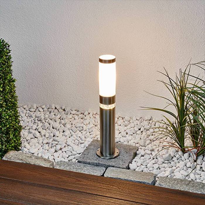 Outdoor pillar lights